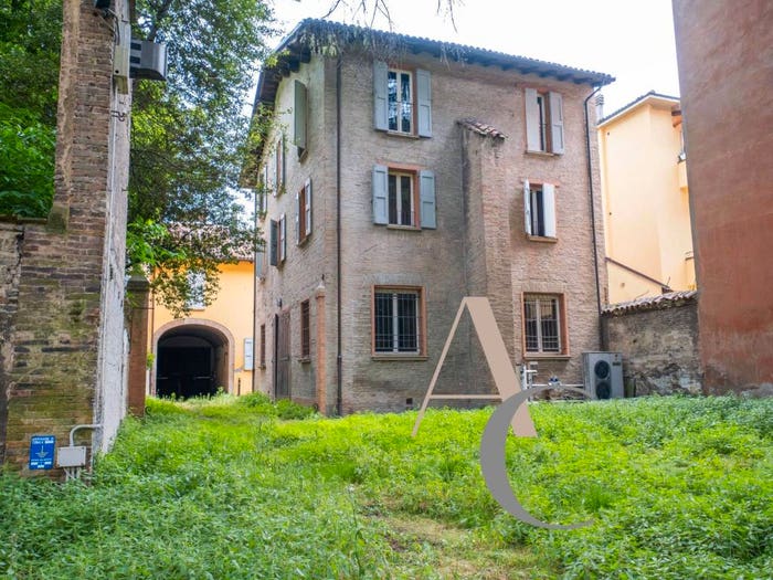 Appartamento con 6 locali in vendita in Via Fondazza, Santo Stefano, Bologna