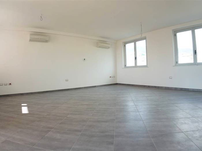 Casa trilocale in vendita in Via Giosuè Carducci, Centro, Massa