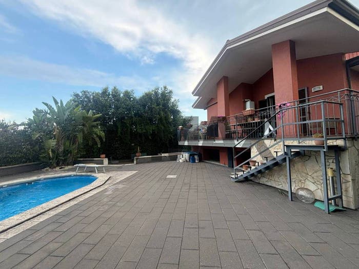 Casa con 6 locali in vendita in Via Alcide de Gasperi, Centro, Pedara