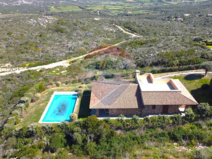 Casa quadrilocale in vendita in Ruoni, Santa Teresa Gallura