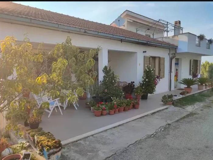 Casa con 6 locali in vendita in Strada Comunale Vallita, Monteodorisio