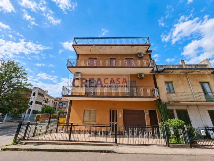 Appartamento trilocale in vendita in Via Luigi Rizzo, Fiumefreddo di Sicilia
