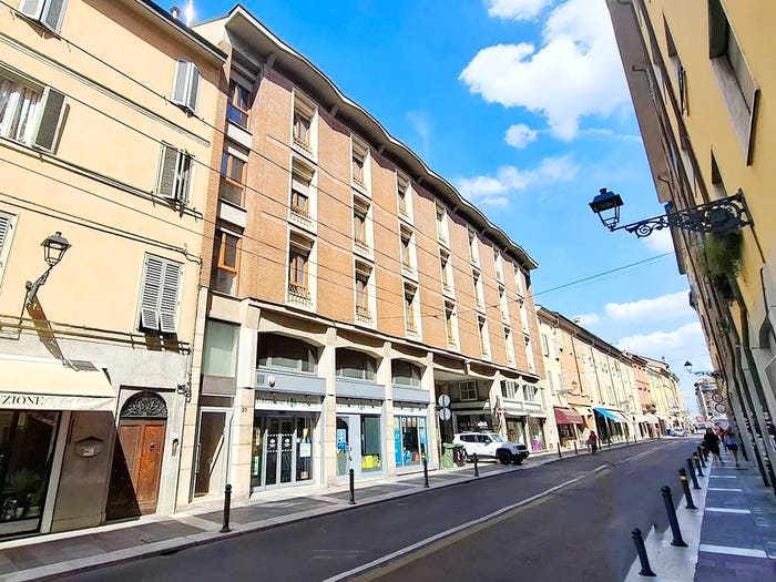 Appartamento trilocale in vendita in Strada Massimo d'Azeglio, Parco Ducale Oltretorrente, Parma