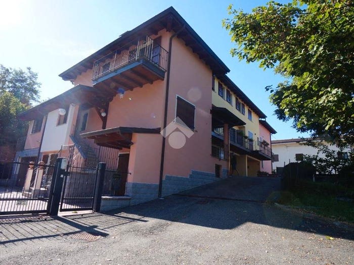 Appartamento quadrilocale in vendita in Via Villaggio, Riccò, Serramazzoni