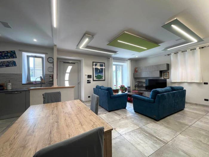 Casa con 5 locali in vendita in Via Aloi, Centro, Canale