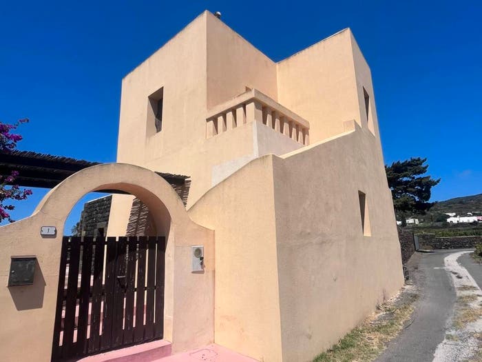 Casa quadrilocale in vendita in Via Grotta del Freddo, Pantelleria