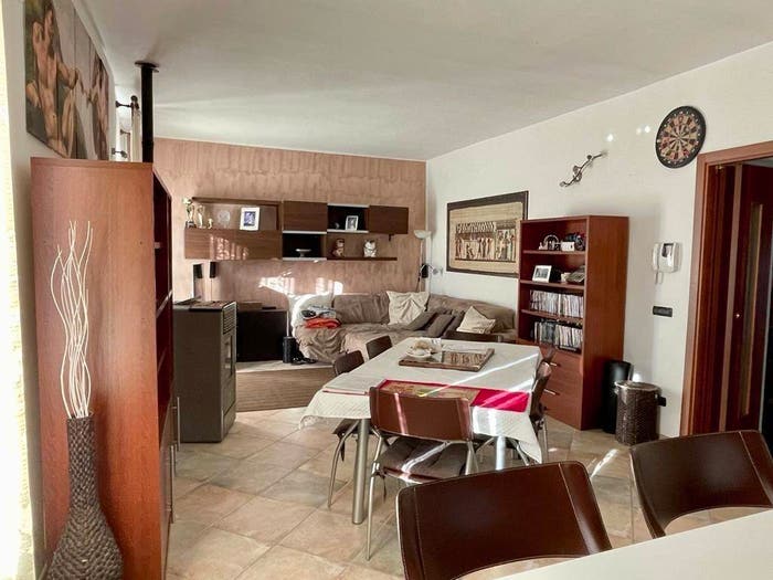 Appartamento trilocale in vendita in Via Del Fontanone, Centro, Azzate