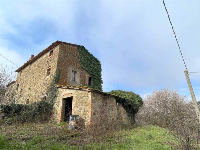 Casa con 6 locali in vendita in Lisciano Niccone