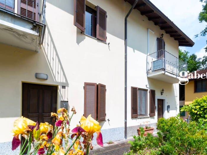 Casa trilocale in vendita in Via Sant'Ambrogio, Centro, Merate