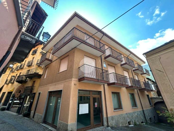 Appartamento con 6 locali in vendita in Via Roma, Centro, Locana