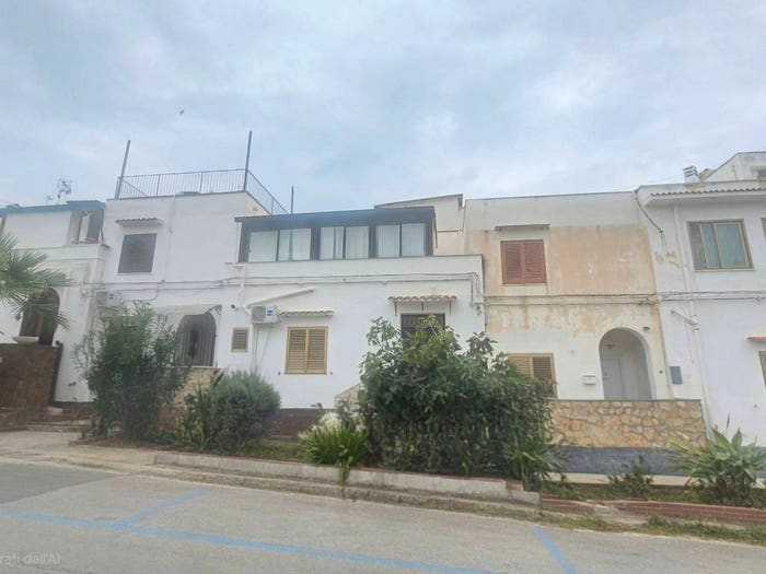 Casa quadrilocale in vendita in Piazza del Tirreno, Centro, Terrasini