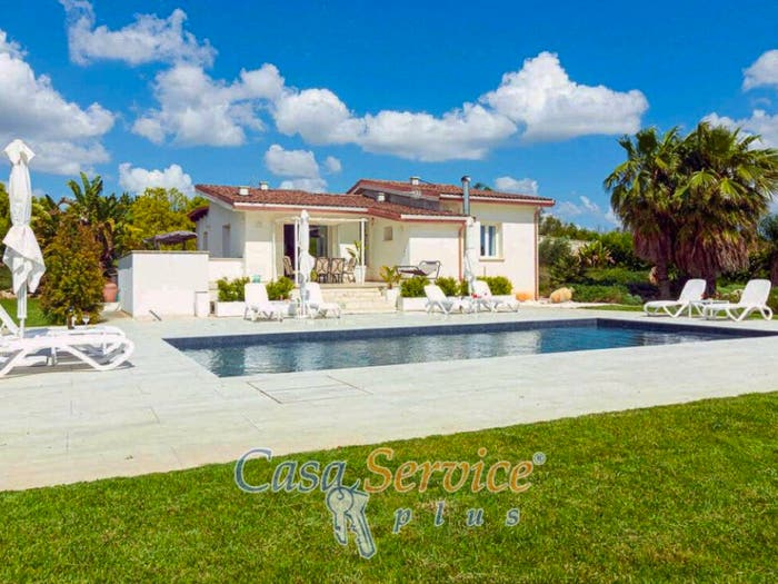 Casa con 6 locali in vendita in Contrada Ischera, Casarano