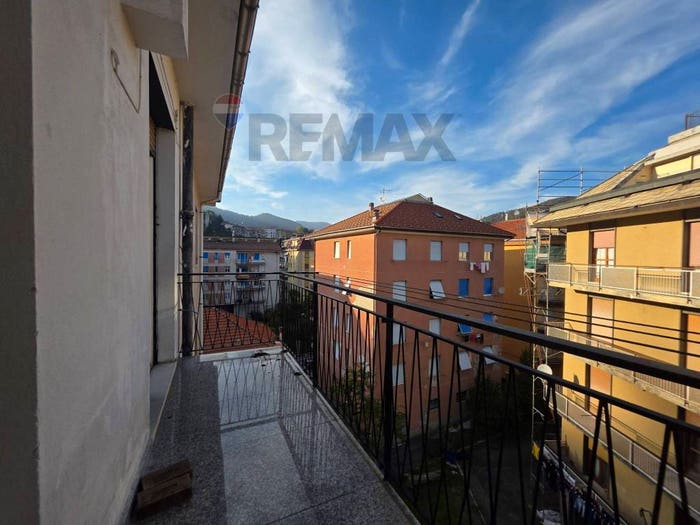 Appartamento con 6 locali in vendita in VIA DELLA LIBERTA', Centro, Masone
