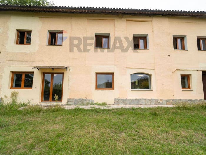 Casa con 6 locali in vendita in Sessame