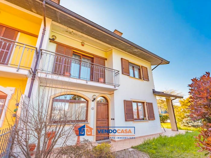 Casa quadrilocale in vendita in Via Peveragno, Centro, Beinette