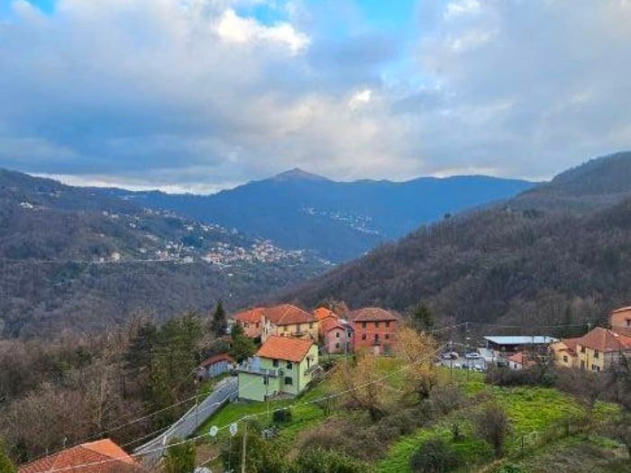 Casa quadrilocale in vendita in Via Sottana, Davagna