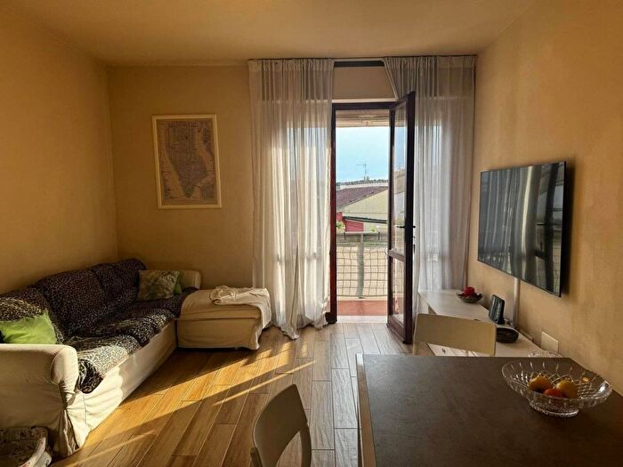 Appartamento con 7 locali in vendita in Via della Portichina, Viareggio