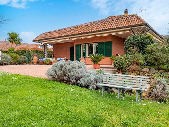 Casa con 6 locali in vendita in Via Braccianense, Osteria Nuova, Roma