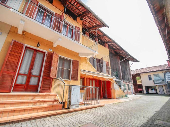 Casa con 6 locali in vendita in Via Settembre, Centro, Cuceglio