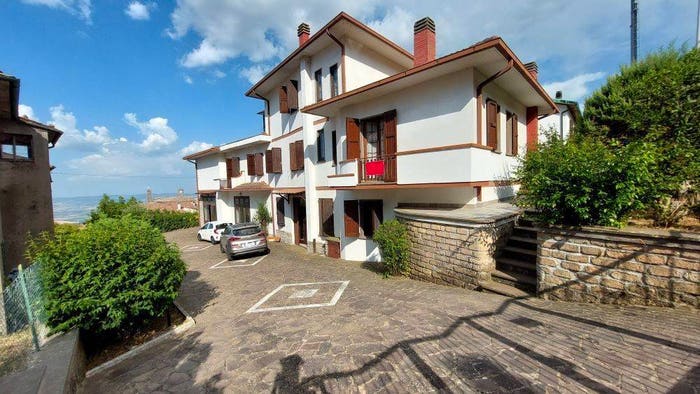 Casa con 6 locali in vendita in Via Francesco Petrarca, Centro, Castell'Azzara