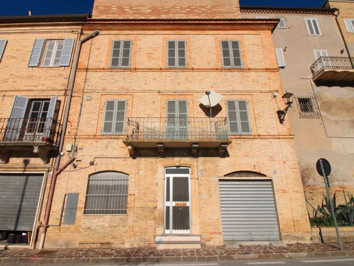 Casa con 6 locali in vendita in XXIV MAGGIO, Centro, Lapedona