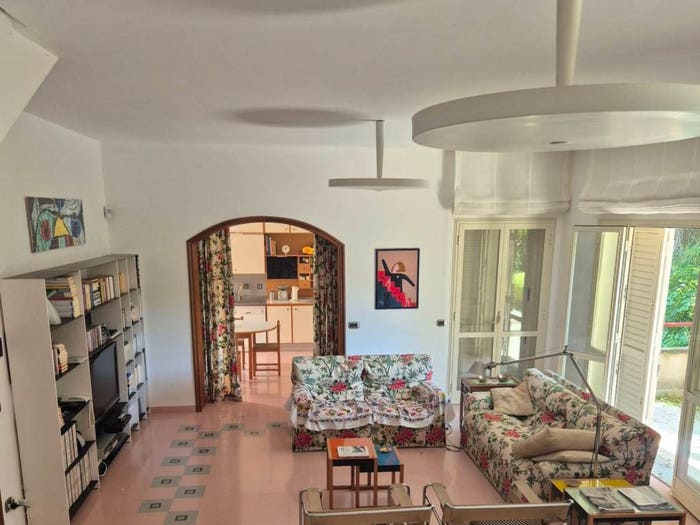 Casa con 6 locali in vendita in Via Alcide De Gasperi, Viagrande