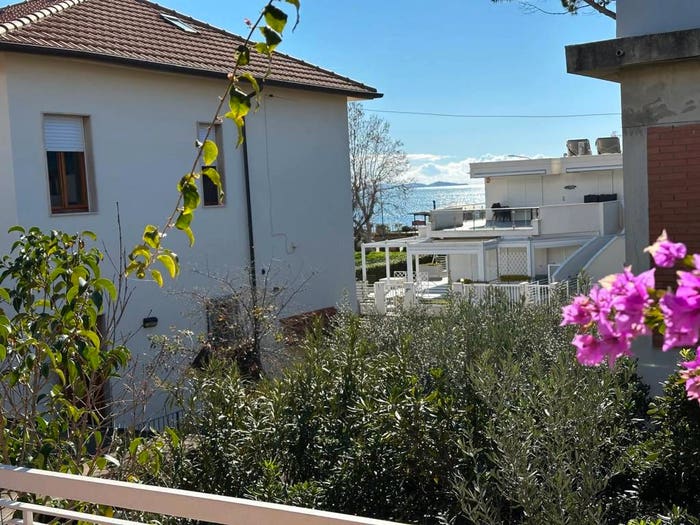 Appartamento trilocale in vendita in Via Isola di Pianosa, Zona Nuova Pratoranieri, Follonica