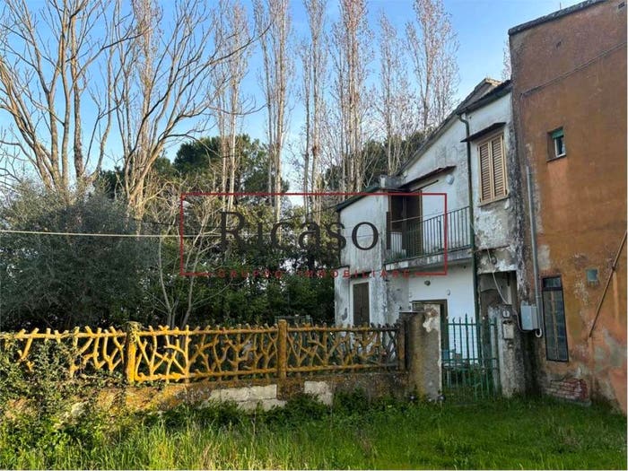 Casa con 6 locali in vendita in via poggino, Ponsacco