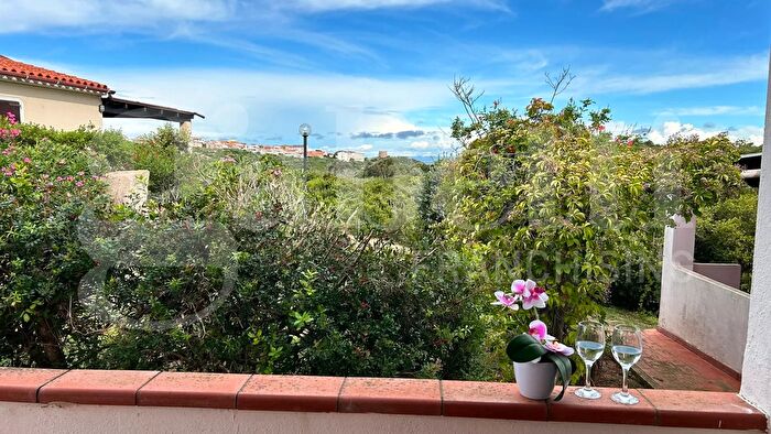 Casa trilocale in vendita in Villetta Nansidei Largo La Filetta Nansidei, Santa Teresa Gallura