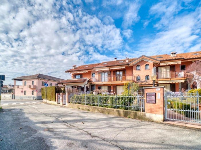 Appartamento quadrilocale in vendita in Via peschiera, Piossasco