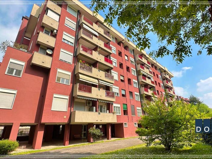 Appartamento trilocale in vendita in Via Giovan Battista Angioletti, Trenno, Milano