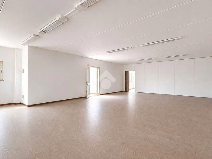 Appartamento con 6 locali in vendita in Via Sebastiano Mele, Centro, Oristano