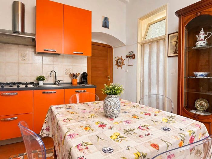 Appartamento bilocale in vendita in Via Medaglie d'Oro, Centro, Albenga