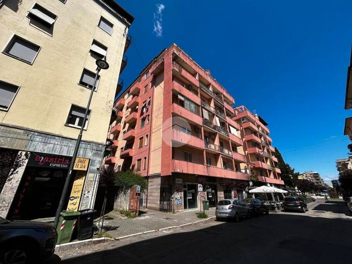 Appartamento quadrilocale in vendita in Via Nicola Parisio, Centro, Cosenza