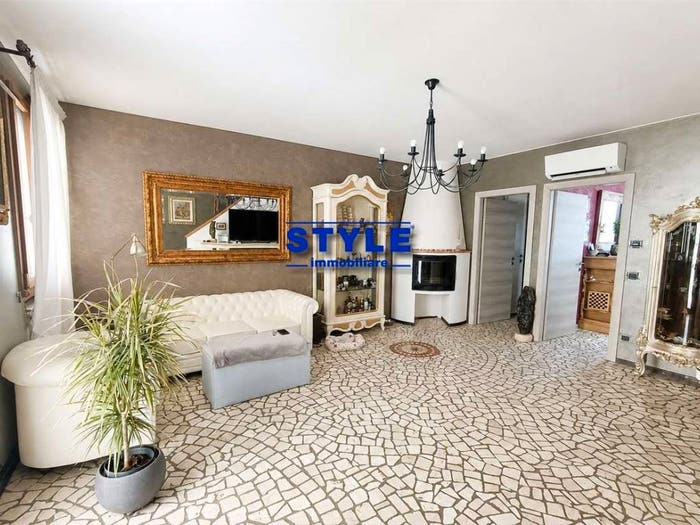 Casa con 6 locali in vendita in Mira Taglio, Mira