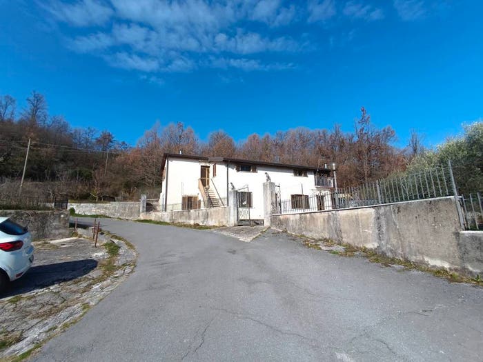 Casa con 6 locali in vendita in Contrada Molingiuolo, Rivello