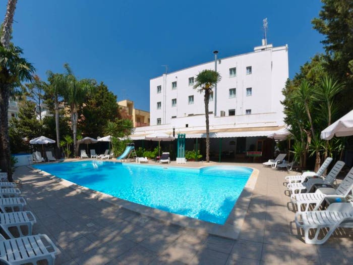 Casa con 6 locali in vendita in Viale Orsa Maggiore, Rivabella Lido Conchiglie, Gallipoli