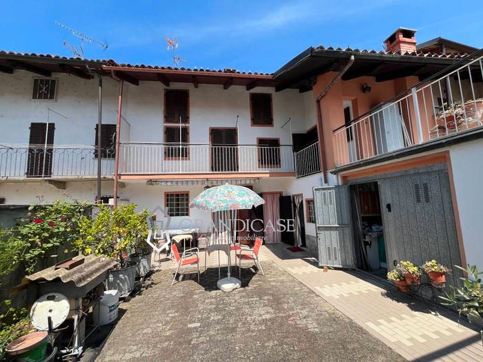 Casa con 5 locali in vendita in Piazzo, Lauriano