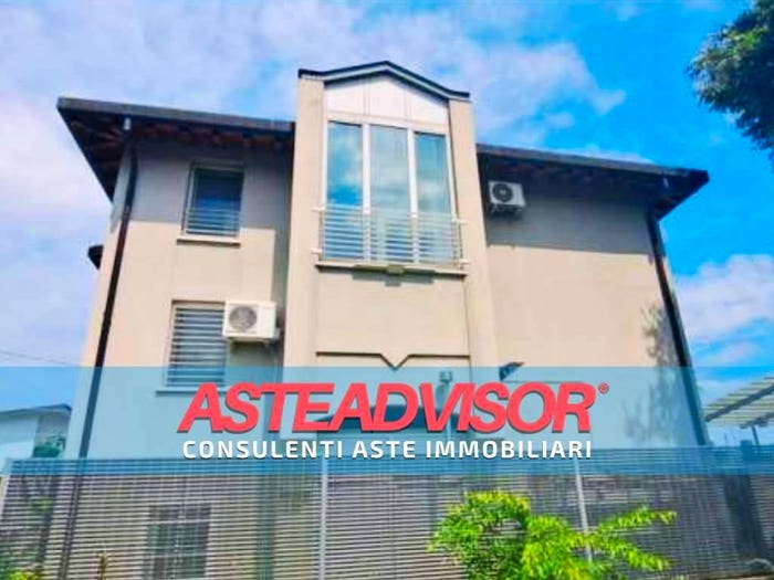Casa con 6 locali in vendita in Frazione Sarone Via Vallone, Centro, Caneva