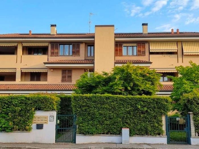 Appartamento trilocale in vendita in via Ignazio Silone, Centro, Caronno Pertusella