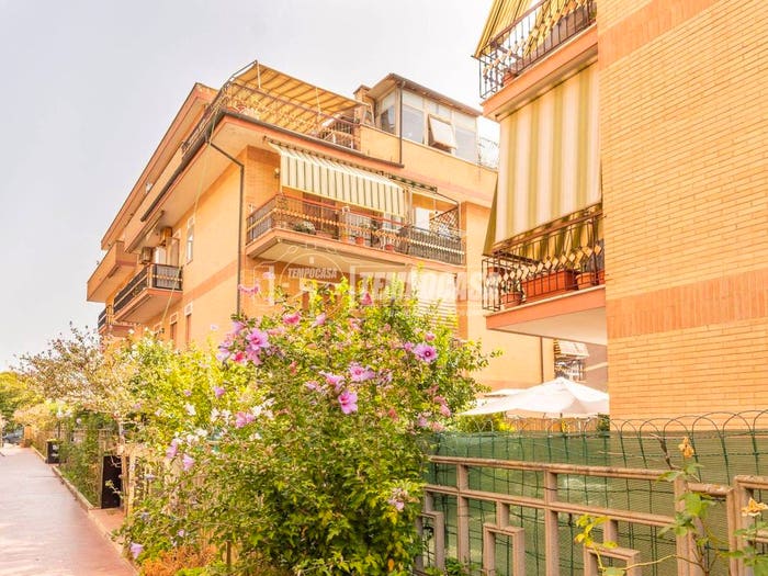 Appartamento trilocale in vendita in Via Benedetto Croce C, Zona Domitilla, Ladispoli