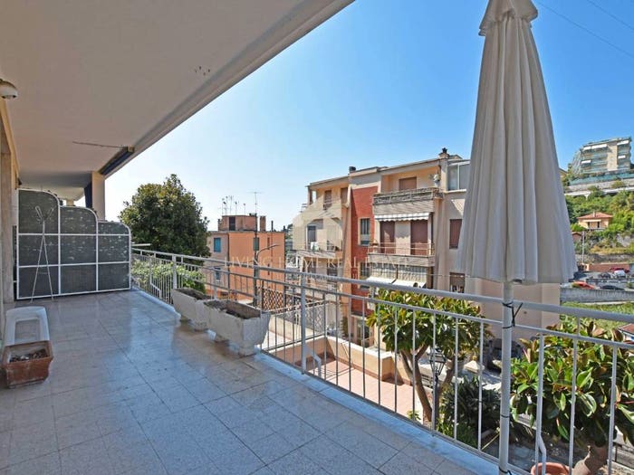 Appartamento trilocale in vendita in Corso degli Inglesi, Solaro, Sanremo