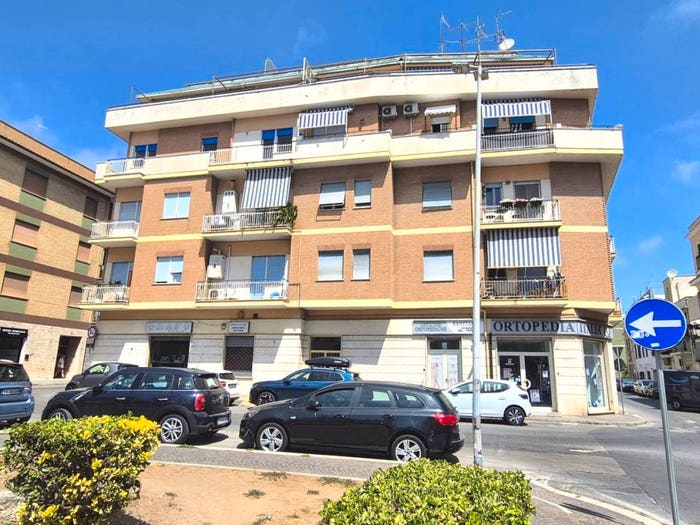 Appartamento bilocale in vendita in Piazza Cavalieri di Vittorio Veneto, Centro, Nettuno