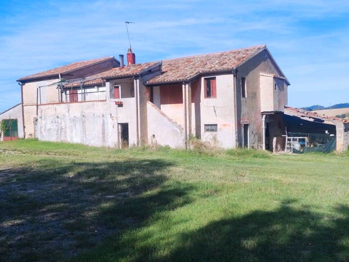 Casa con 6 locali in vendita in Via Montevarino, Centro, Agugliano