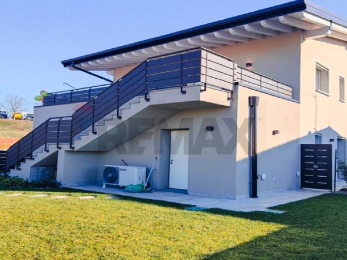Appartamento quadrilocale in vendita in Entroterra, Desenzano del Garda