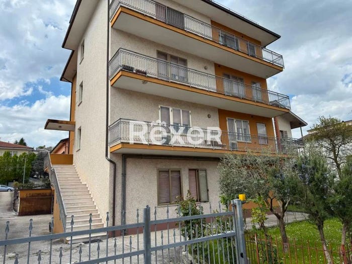 Appartamento quadrilocale in vendita in Via Mameli, Centro, Cagli