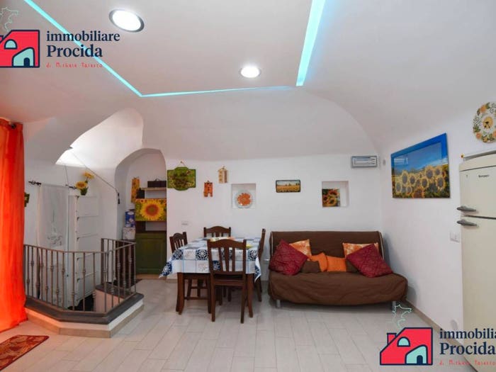 Appartamento bilocale in vendita in Via Principessa Margherita, Procida
