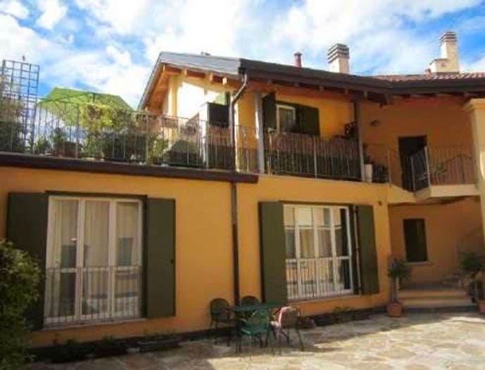 Appartamento trilocale in vendita in Via Chiesa Molinari, Centro, Erba