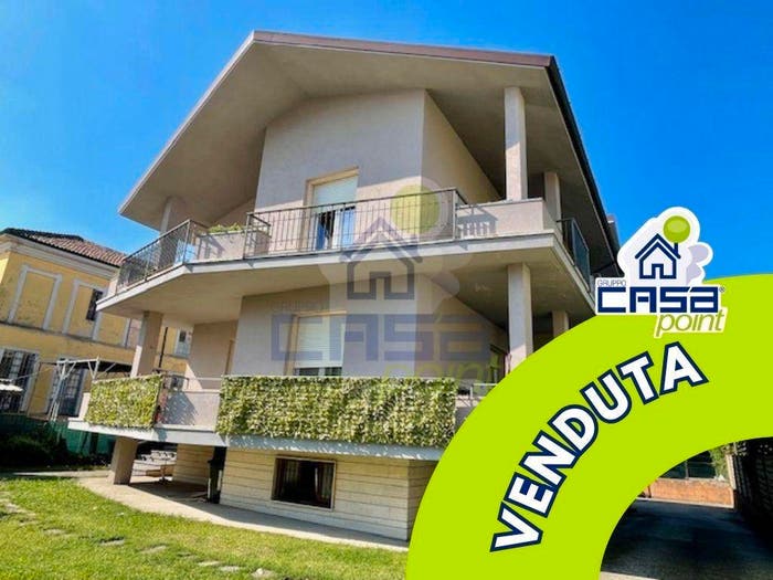 Appartamento quadrilocale in vendita in VIA ROMA, Centro, Castelvetro Piacentino