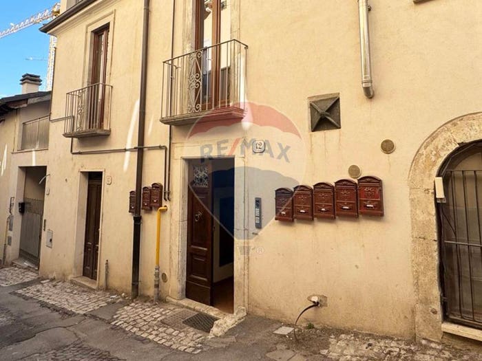 Appartamento con 6 locali in vendita in Via Angioina, Duomo Fontana Luminosa, L'Aquila